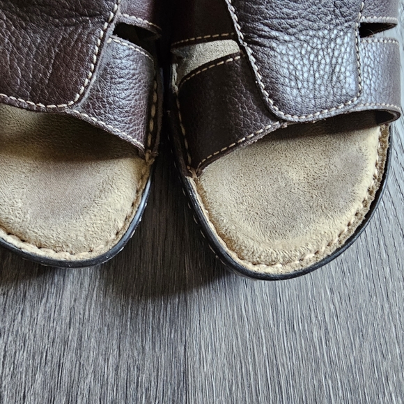 *Easy Spirit Wedge Sandals* - Picture 5 of 11